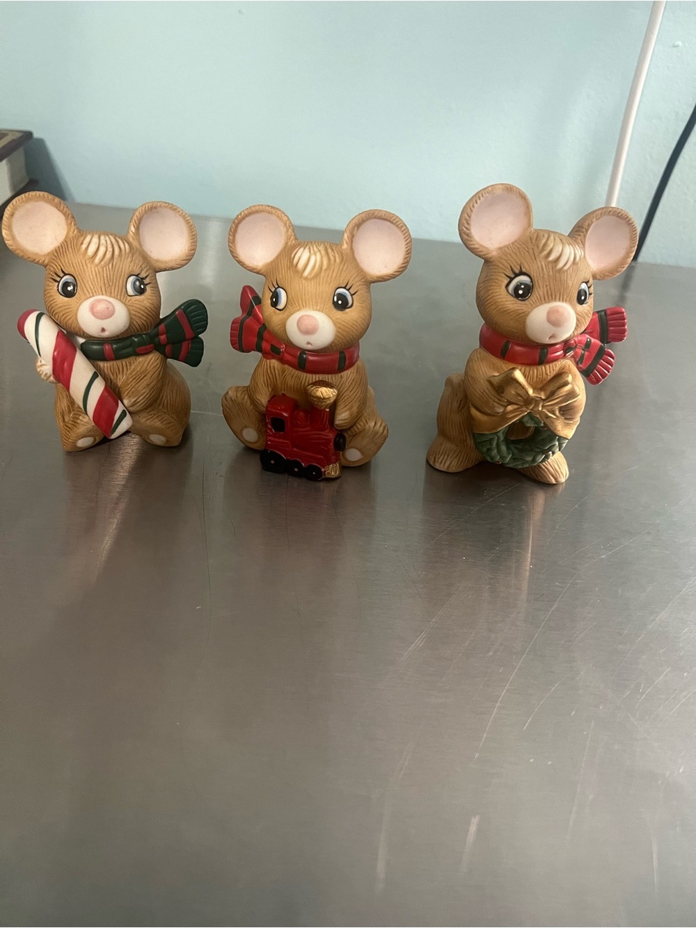 Home Interiors Tan Holiday Mouse Trio with Red and Green Accents